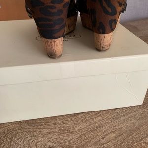 Guess sandals